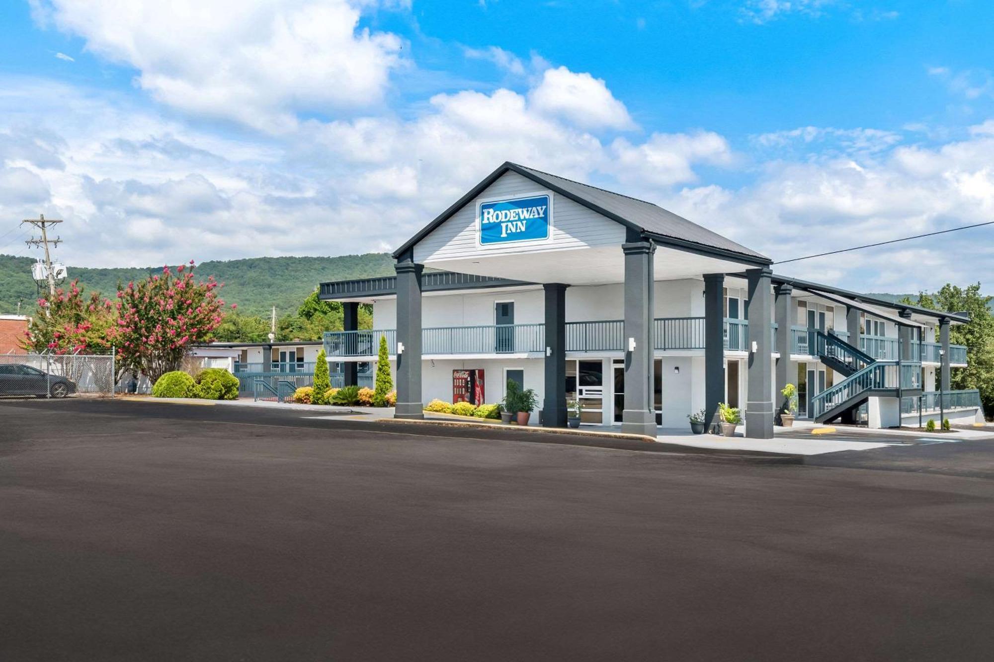 Rodeway Inn Dalton Exterior foto